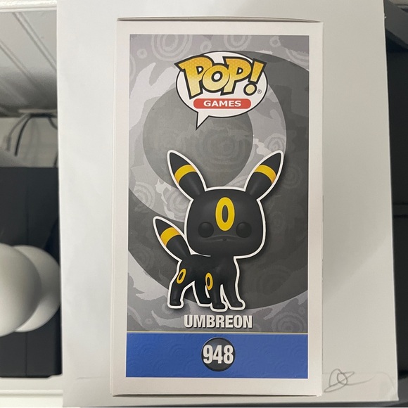 FUNKO POP! Games-Pokemon- Umbreon #948 - Picture 6 of 8